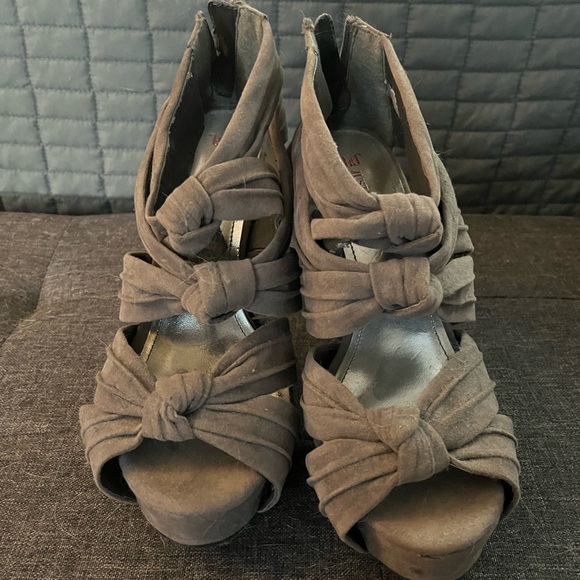 JustFab Shoes - Stylish Taupe Knotted Women's Heels